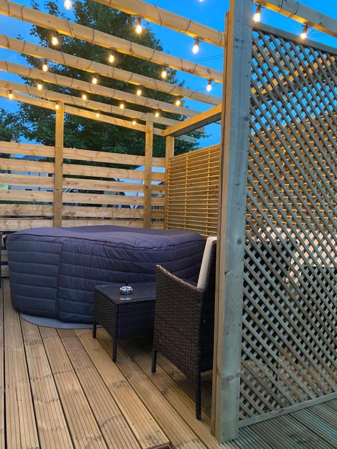 Lovely 3 Bed With Jacuzzi, Close To Airport, Driveway, Wifi Édimbourg Extérieur photo